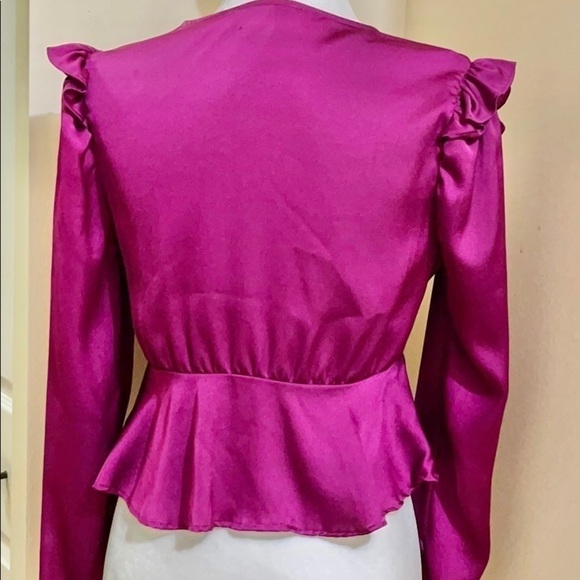 NWOT Glamorous Fuchsia Frill Surplice Peplum Satin Top US S - Picture 3 of 9